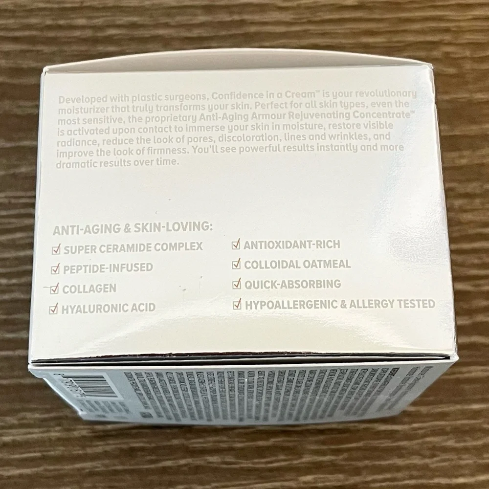IT Cosmetics Confidence In A‎ Cream Anti-Aging Hydrating Moisturizer